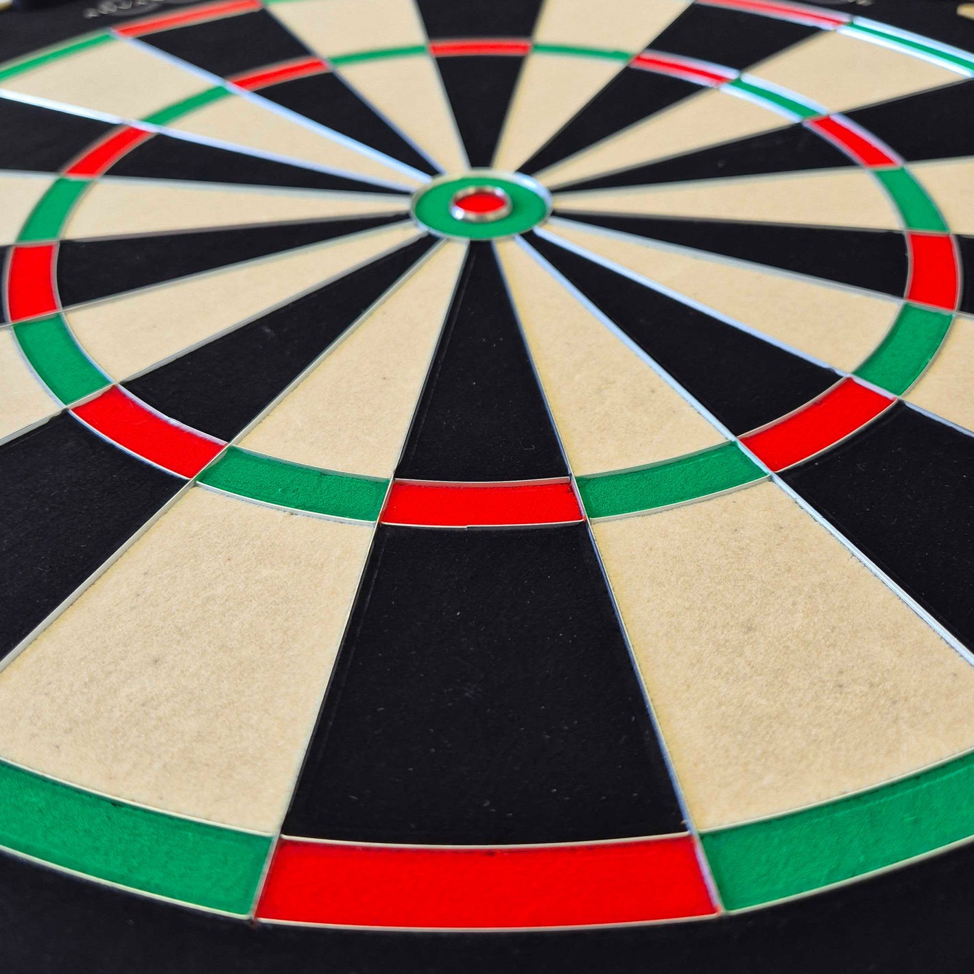 Image of Bulls NL Advantage 8 Steeldartboard – Premium Sisal Dartboard